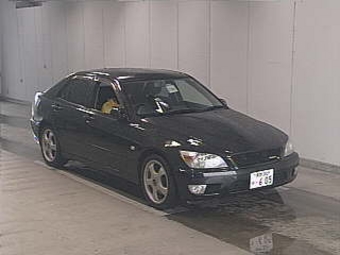 2000 Toyota Altezza