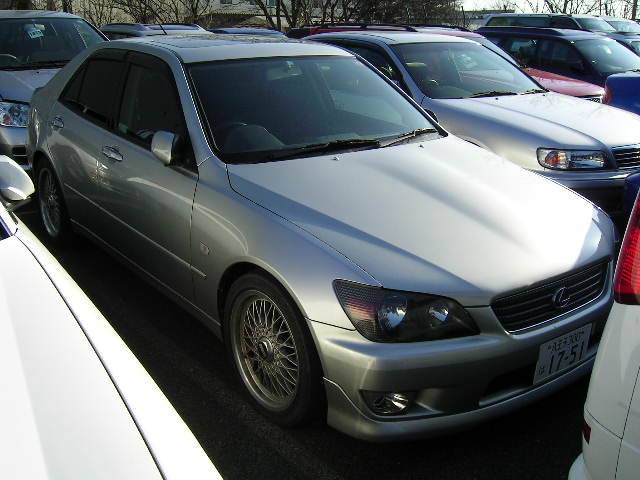 2000 Toyota Altezza