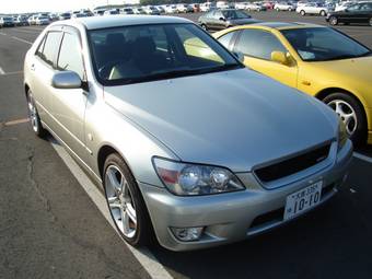 2000 Toyota Altezza