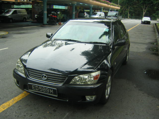 2000 Toyota Altezza