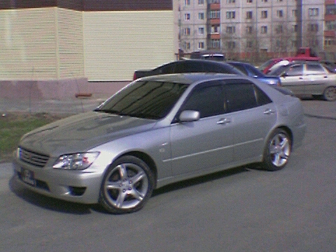 2000 Toyota Altezza