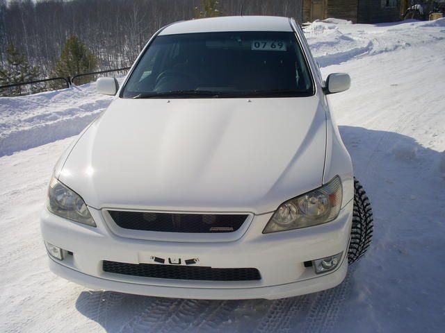 2000 Toyota Altezza