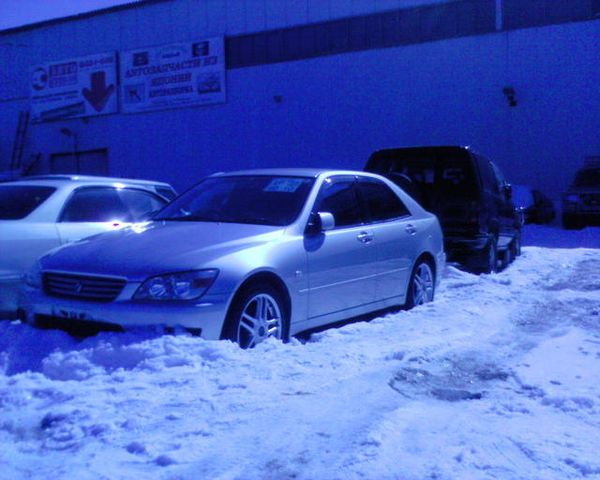 2000 Toyota Altezza