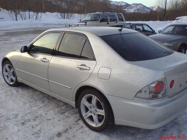 2000 Toyota Altezza