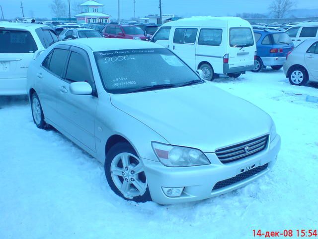 2000 Toyota Altezza