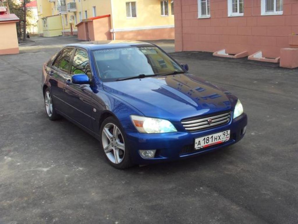 2000 Toyota Altezza