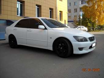 2000 Toyota Altezza