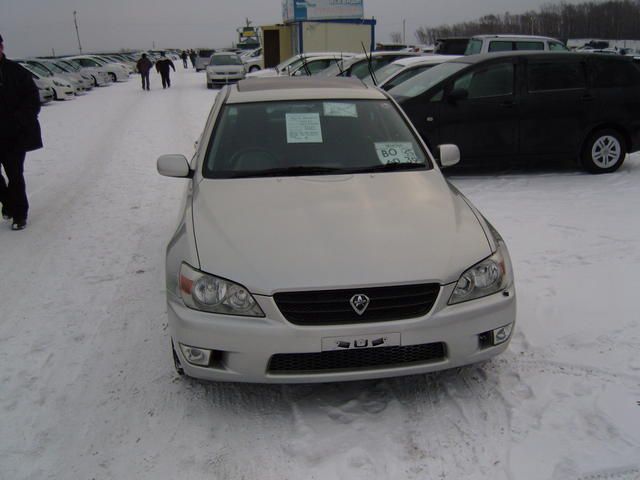 2000 Toyota Altezza