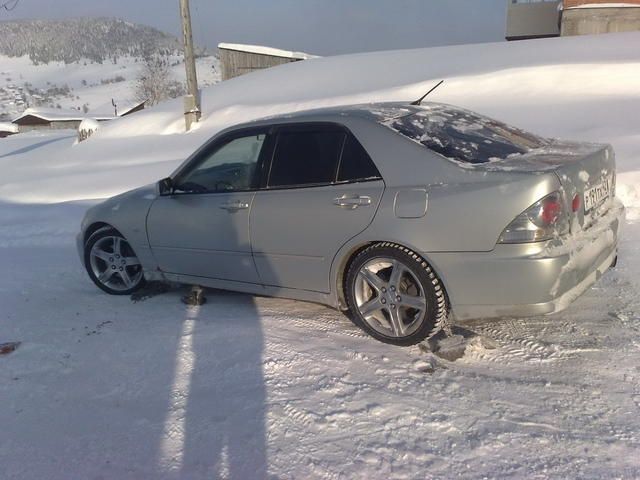 2000 Toyota Altezza