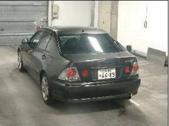 2000 Toyota Altezza