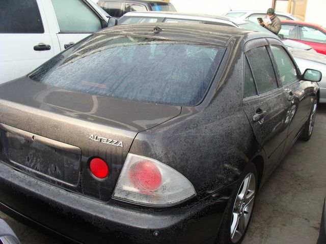 2000 Toyota Altezza