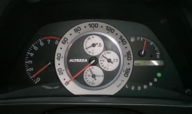 2000 Toyota Altezza