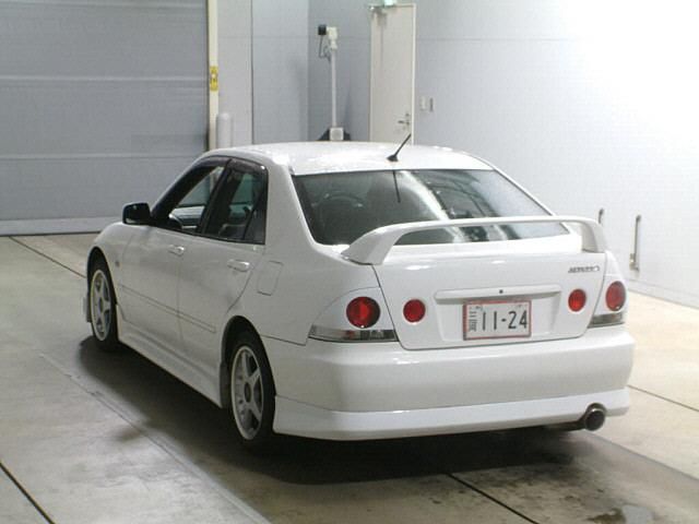 2000 Toyota Altezza