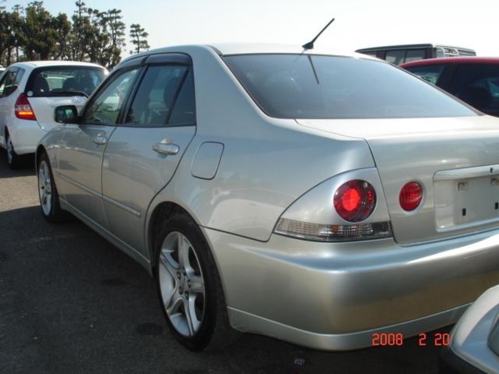 2000 Toyota Altezza