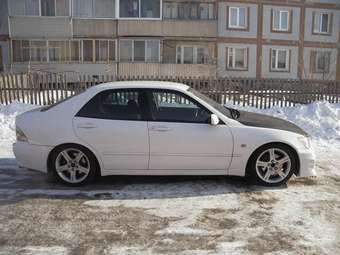 2000 Toyota Altezza