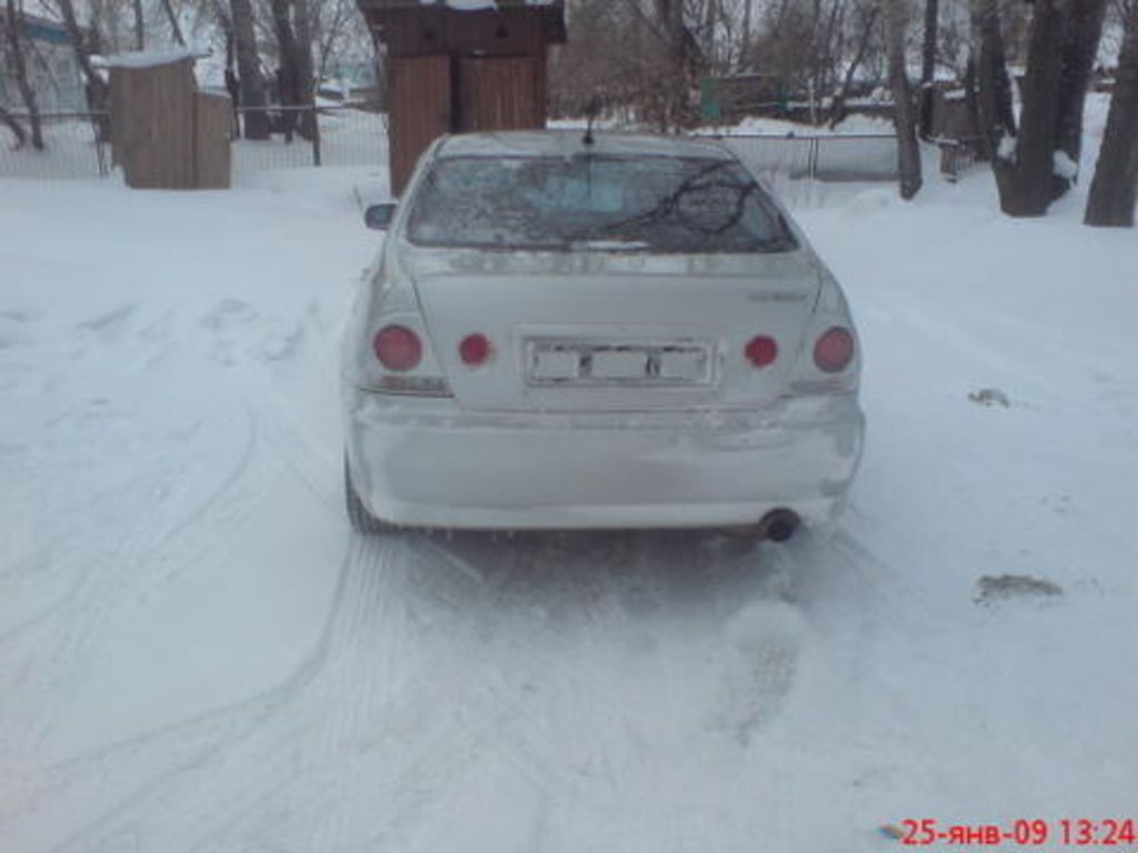 2000 Toyota Altezza