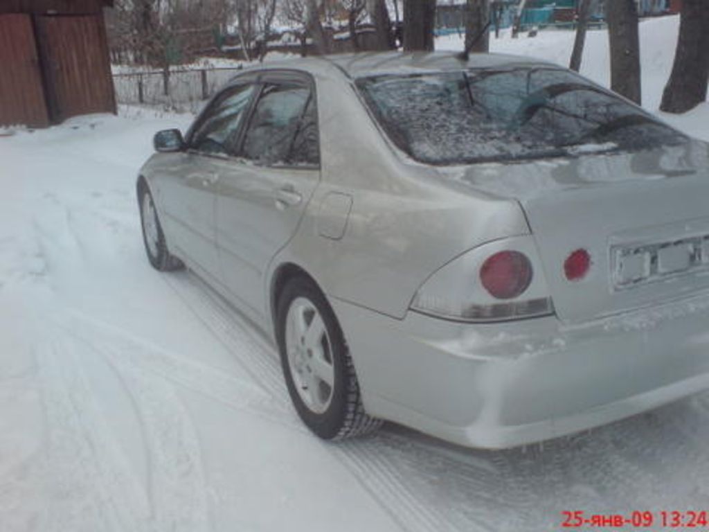 2000 Toyota Altezza