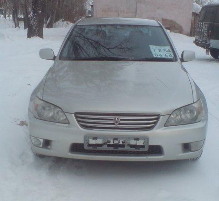 2000 Toyota Altezza