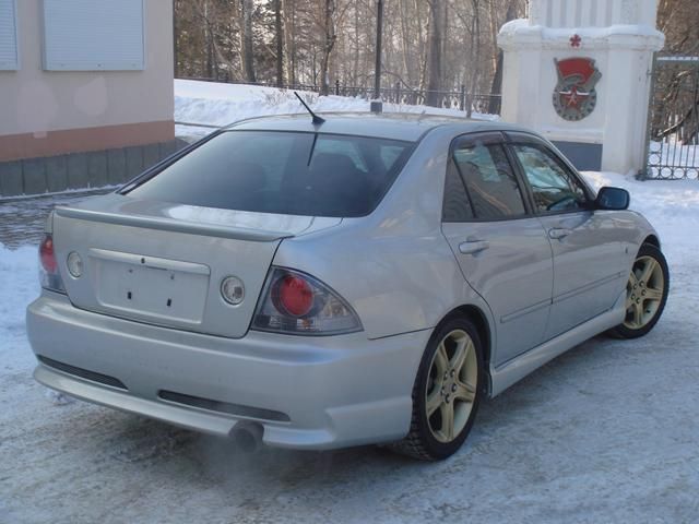 2000 Toyota Altezza