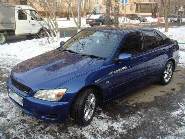 2000 Toyota Altezza