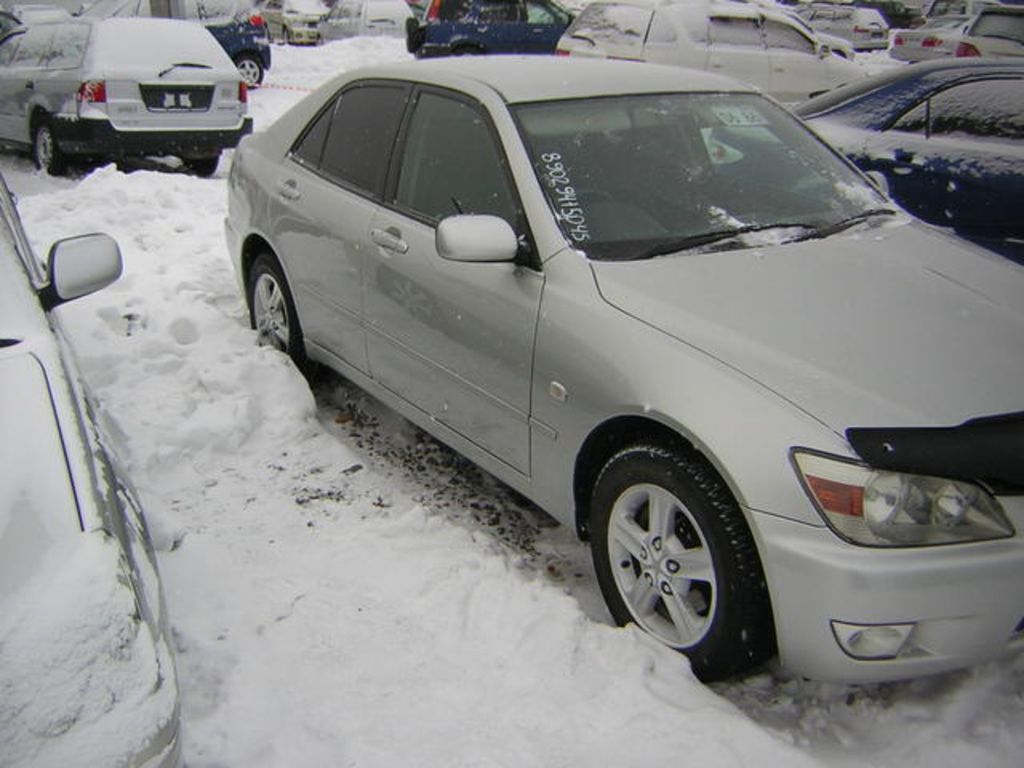 2000 Toyota Altezza