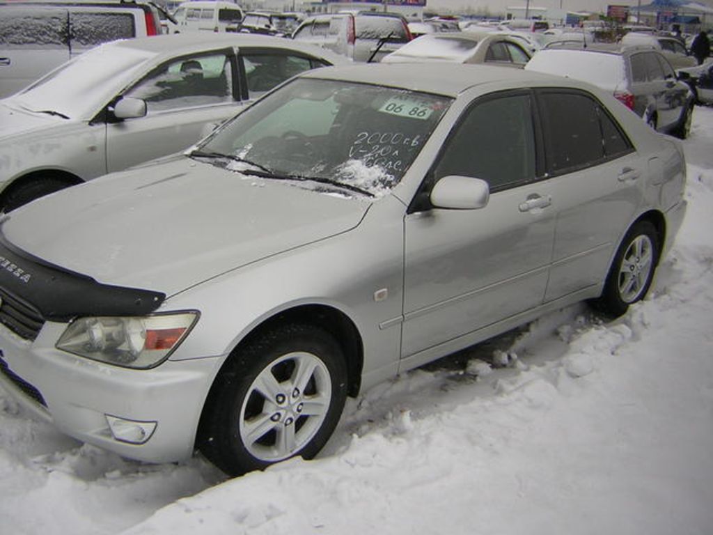 2000 Toyota Altezza