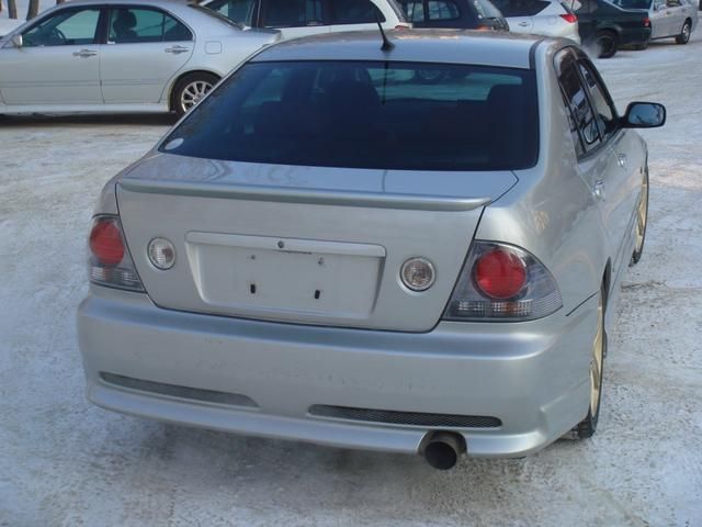 2000 Toyota Altezza