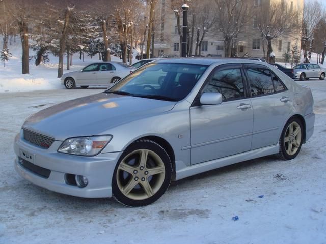 2000 Toyota Altezza