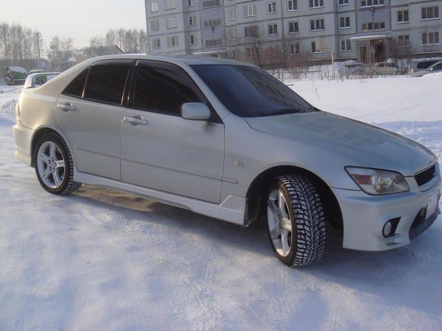 2000 Toyota Altezza