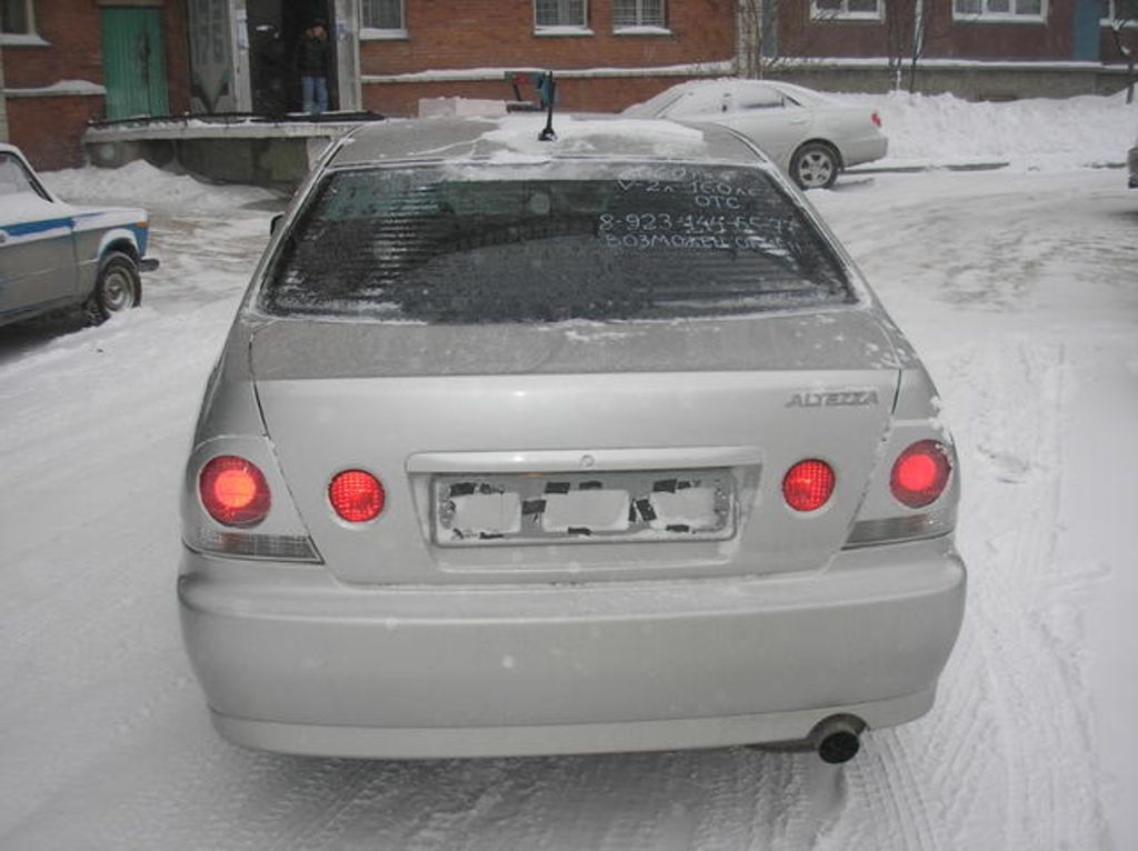 2000 Toyota Altezza