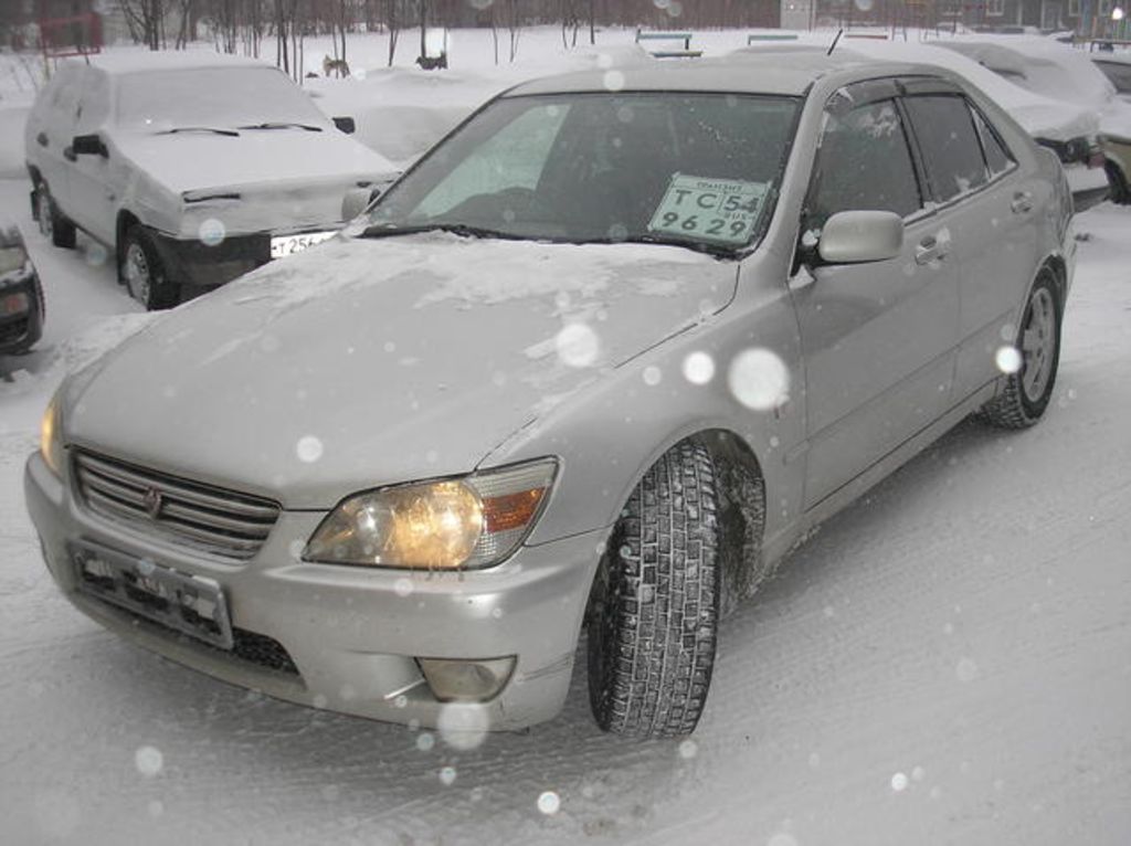 2000 Toyota Altezza