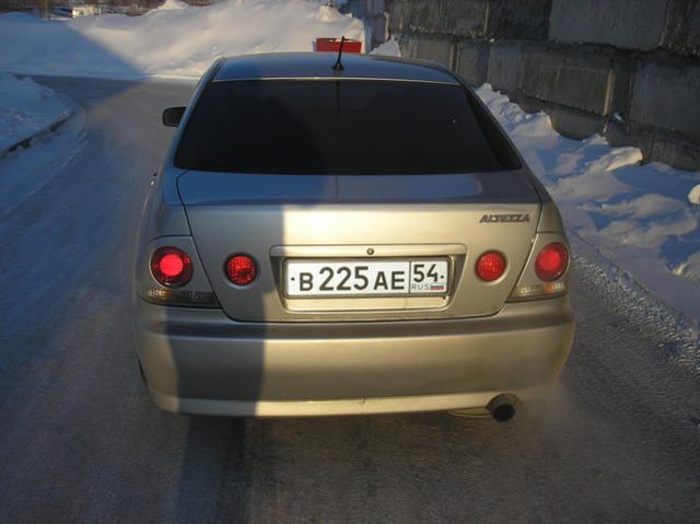 2000 Toyota Altezza