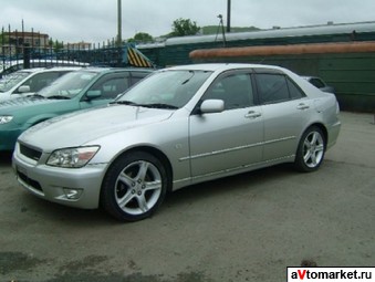 2000 Toyota Altezza Pictures