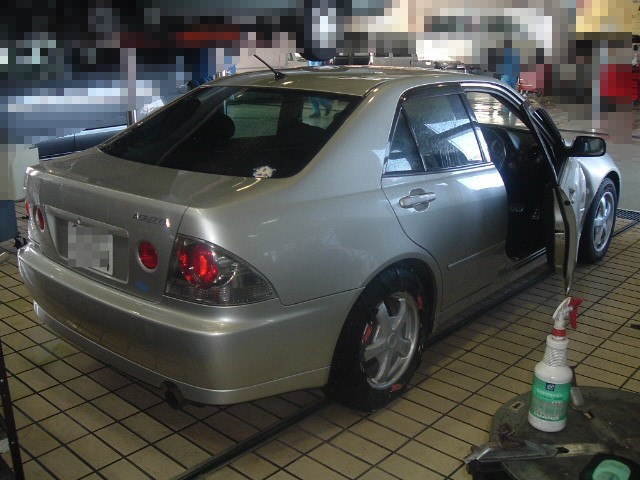 2000 Toyota Altezza Pictures