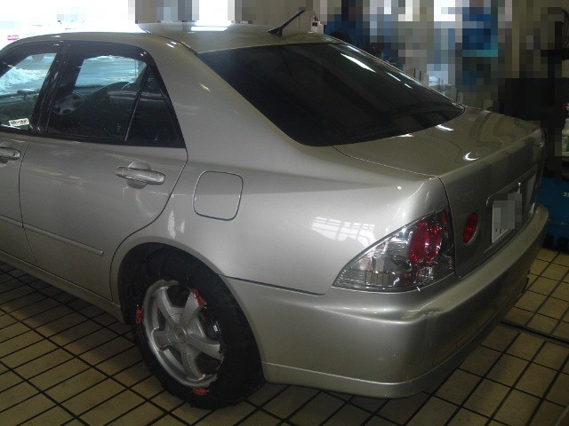 2000 Toyota Altezza Photos