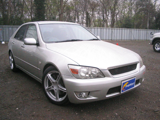 2000 Toyota Altezza Pictures