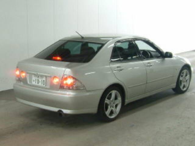 2001 Toyota Altezza