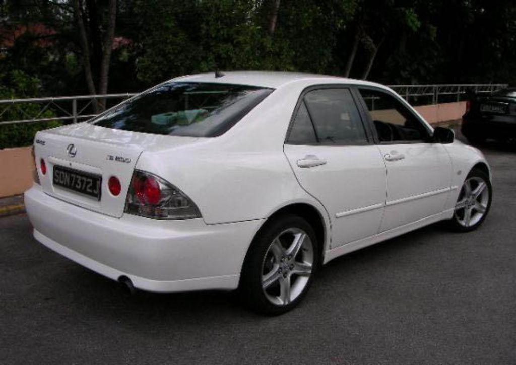 2001 Toyota Altezza