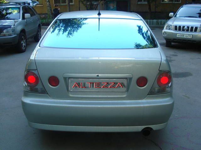 2001 Toyota Altezza