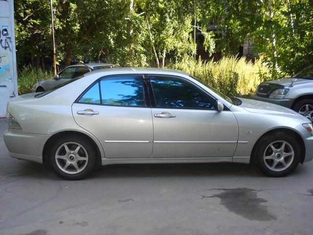 2001 Toyota Altezza