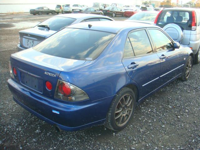 2001 Toyota Altezza