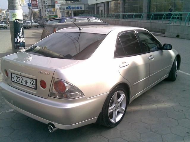 2001 Toyota Altezza