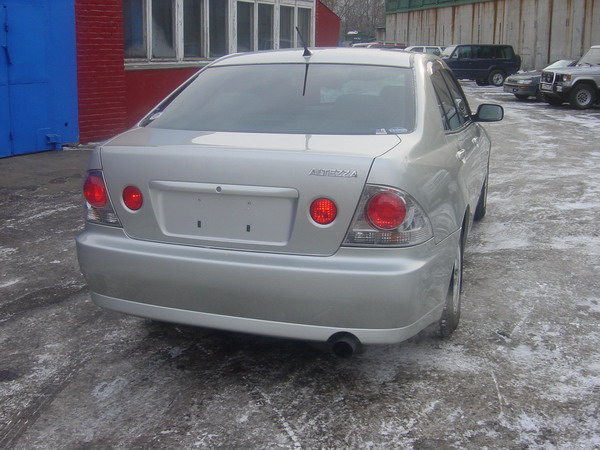 2001 Toyota Altezza Photos