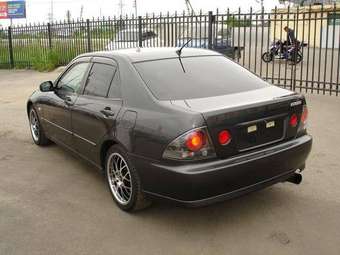 2001 Toyota Altezza Pictures