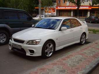 2001 Toyota Altezza Photos