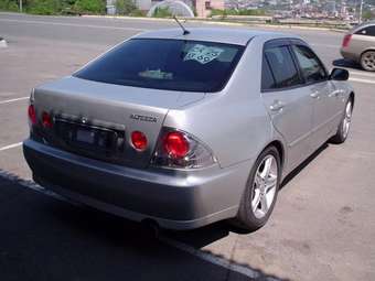 2001 Toyota Altezza Images