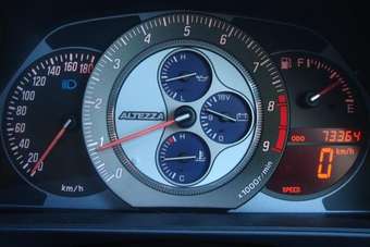 2001 Toyota Altezza Pictures