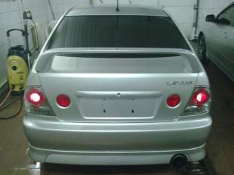 2002 Toyota Altezza Pictures