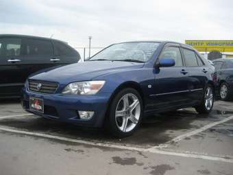 2002 Toyota Altezza Pictures