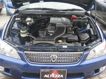 2002 Toyota Altezza Images